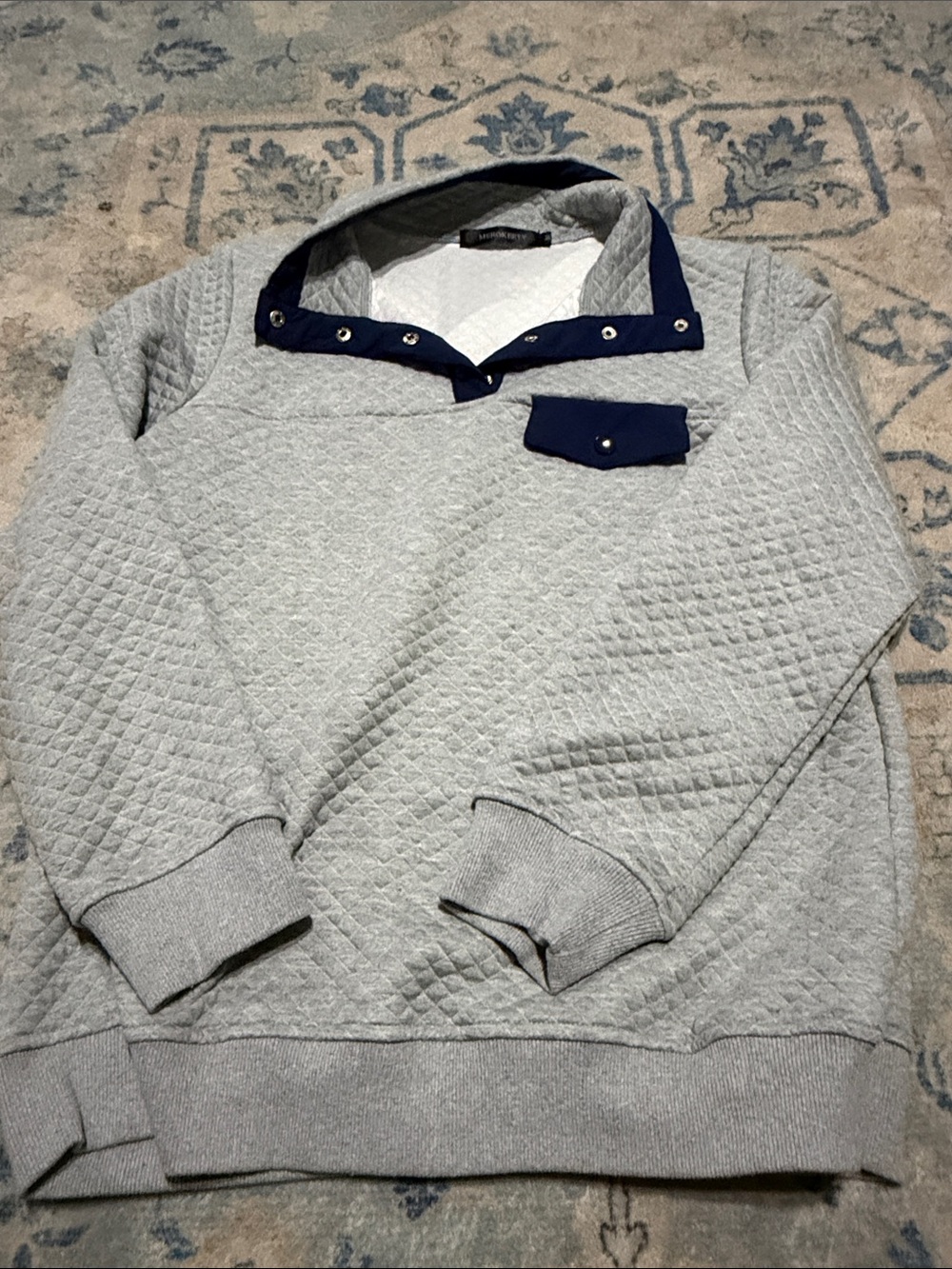 Women's Light Gray Quilted Pullover Blazer-Style Jacket with Navy Trim